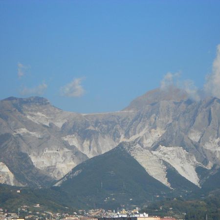 Hotel Tenda Rossa Marina Di Carrara Extérieur photo