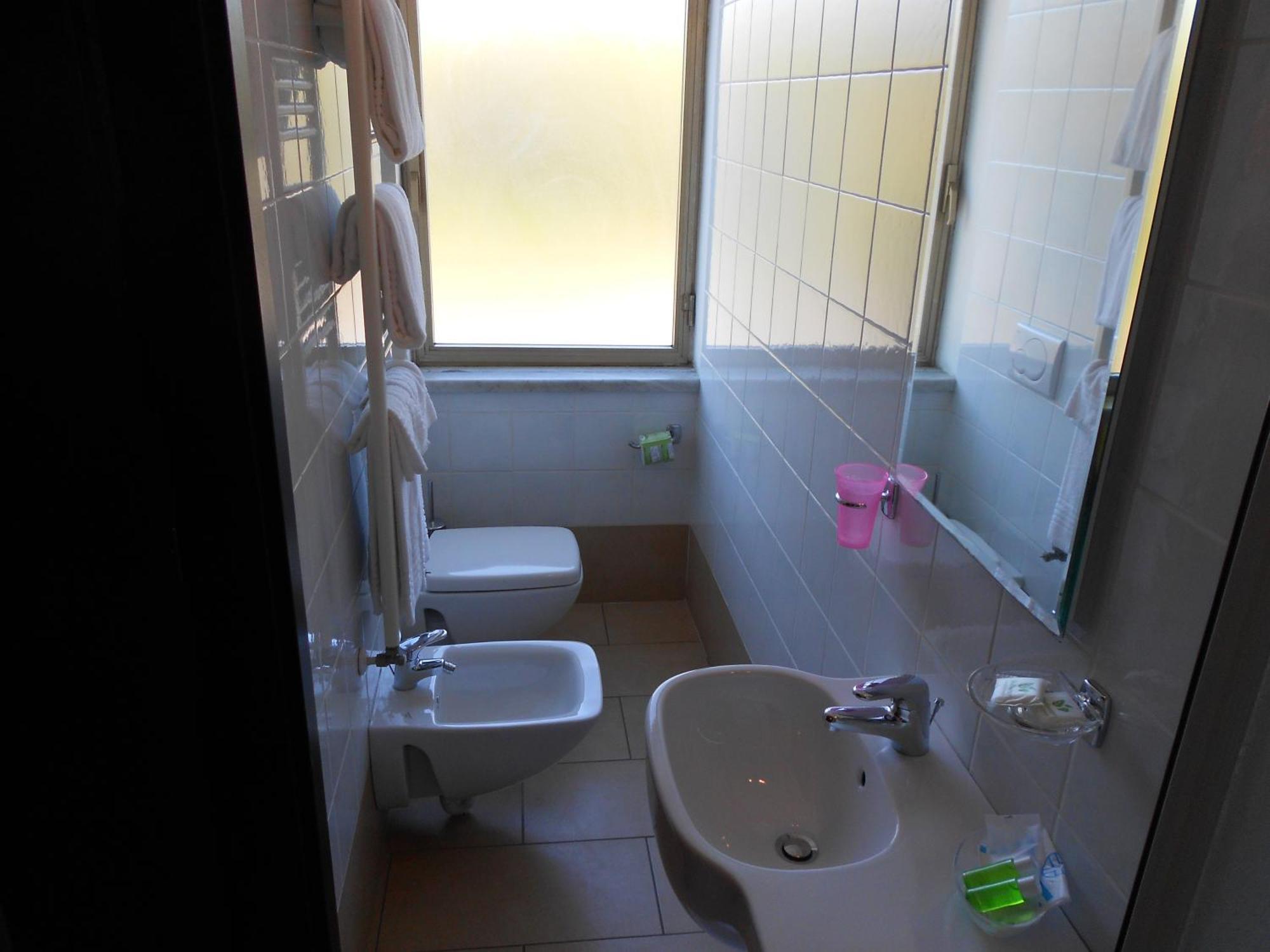 Hotel Tenda Rossa Marina Di Carrara Extérieur photo