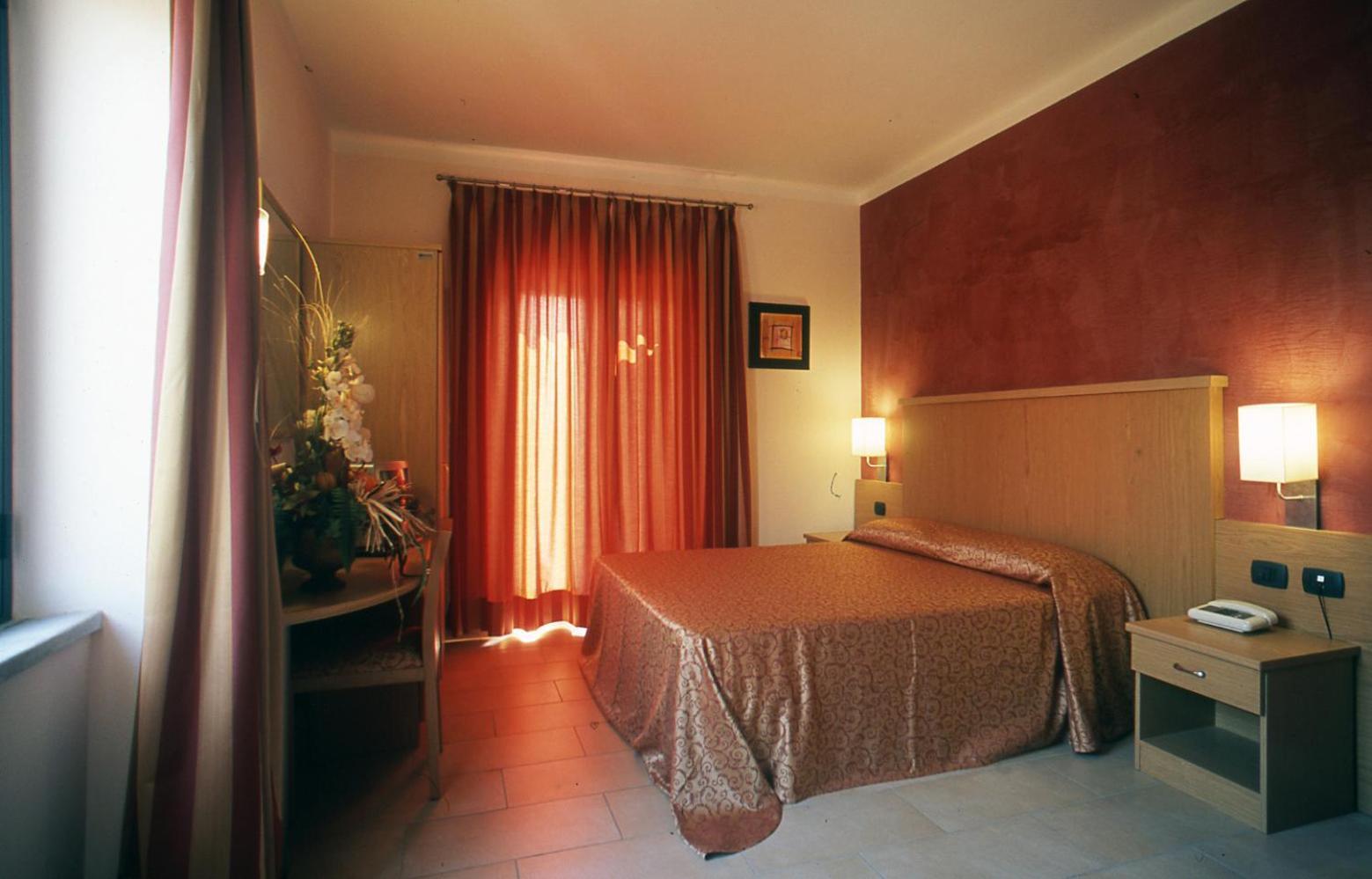 Hotel Tenda Rossa Marina Di Carrara Extérieur photo