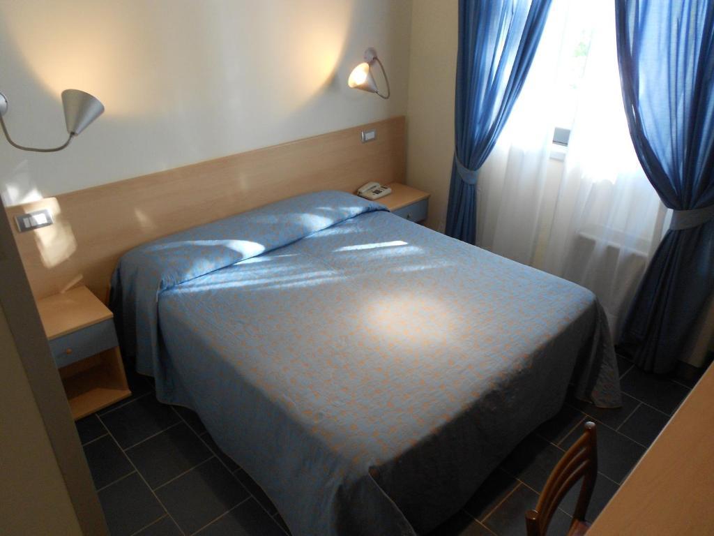 Hotel Tenda Rossa Marina Di Carrara Chambre photo