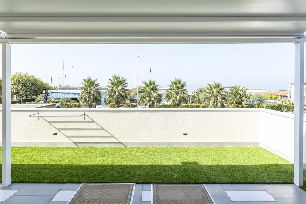 Hotel Tenda Rossa Marina Di Carrara Extérieur photo