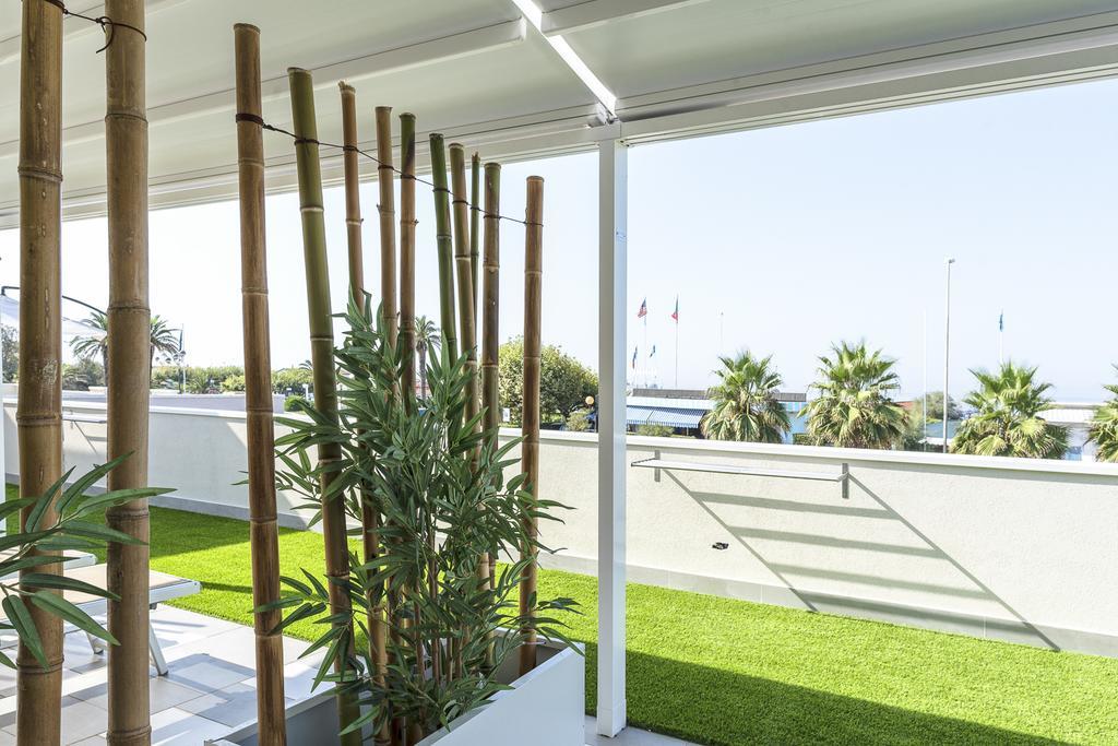 Hotel Tenda Rossa Marina Di Carrara Extérieur photo