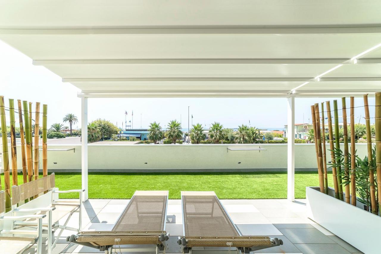 Hotel Tenda Rossa Marina Di Carrara Extérieur photo